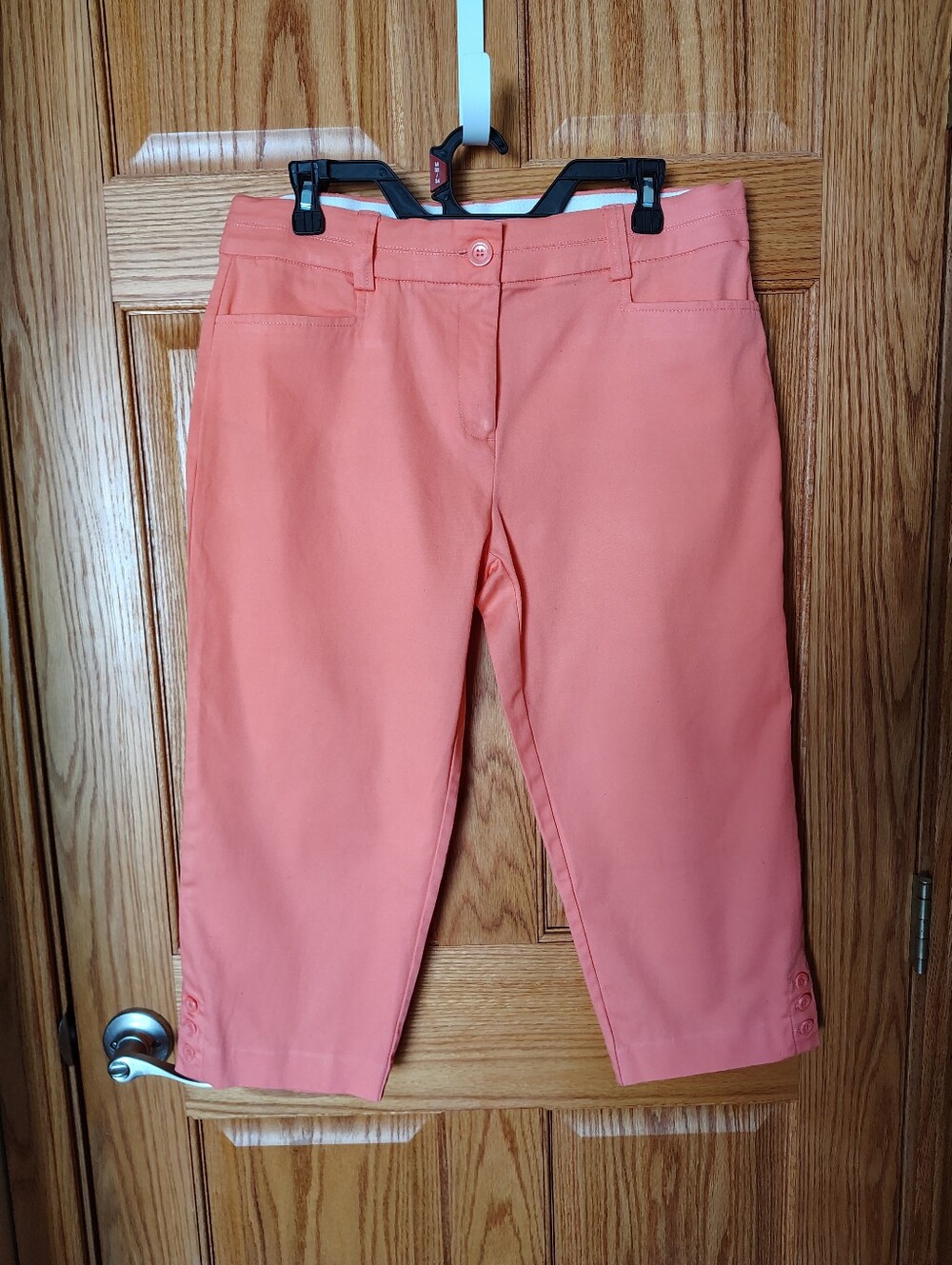 Coral Crop Pants. Size 10 Medium
